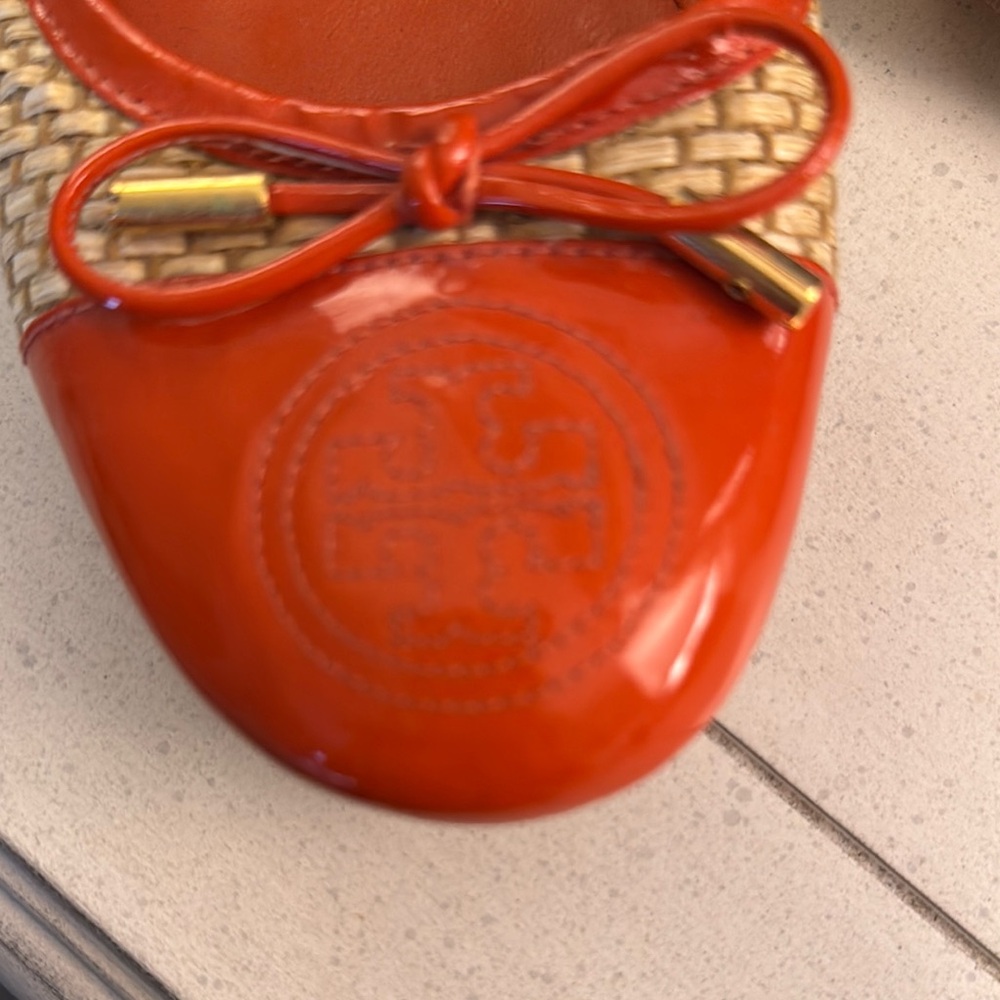 Tory Burch Orange and Tan Women's Flats - Picture 2 of 4